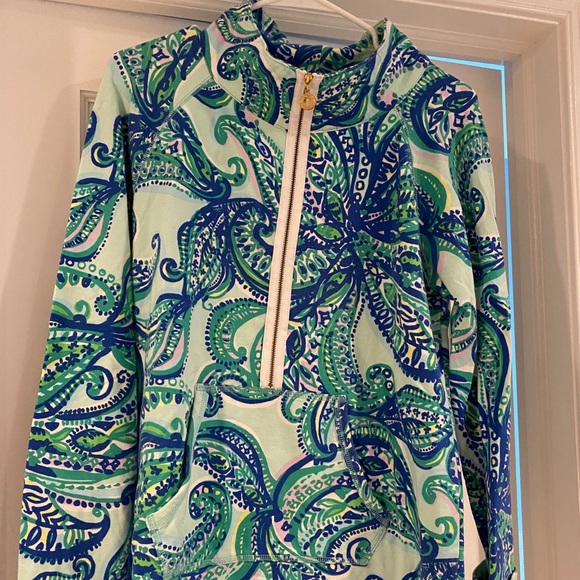 Lilly Pulitzer Tops - Lilly Pulitzer large popover